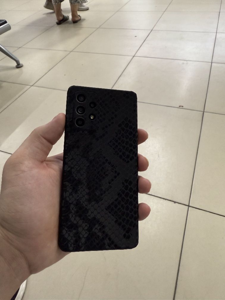 Samsung A52 Orta xolata kor yoq