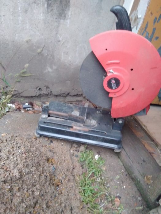 Очень срочно продаём отрезную пилу по металлу