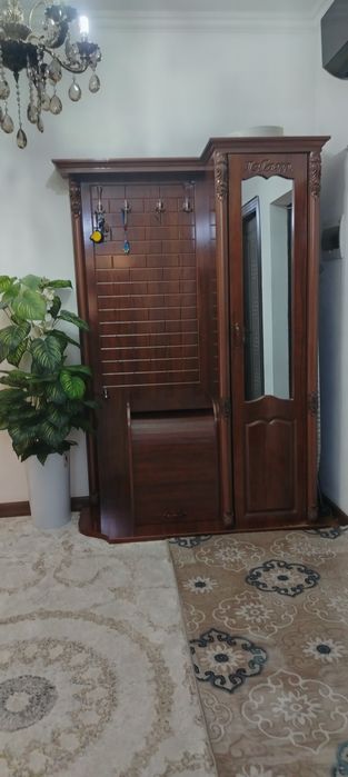 Prixoshka mebel sotiladi