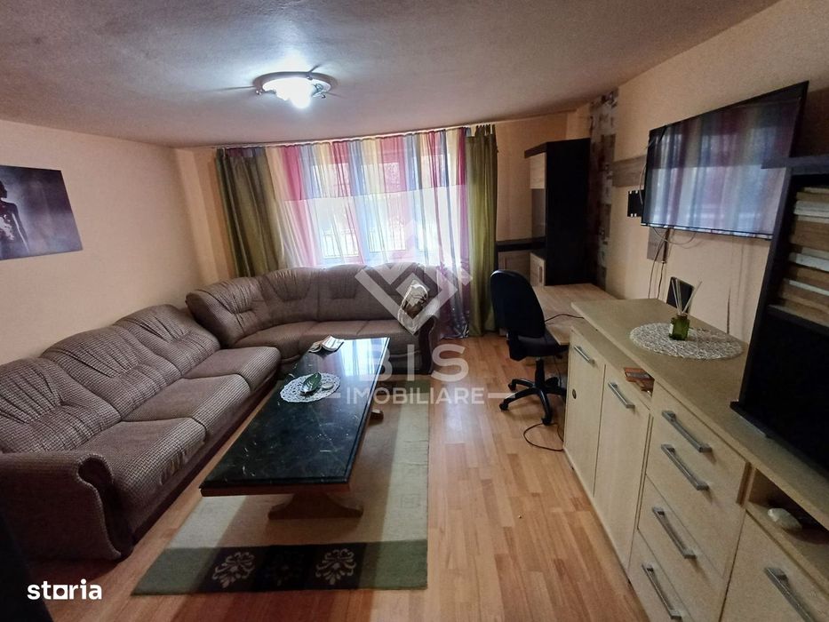 Apartament la casă – 3 camere, curte și parcare