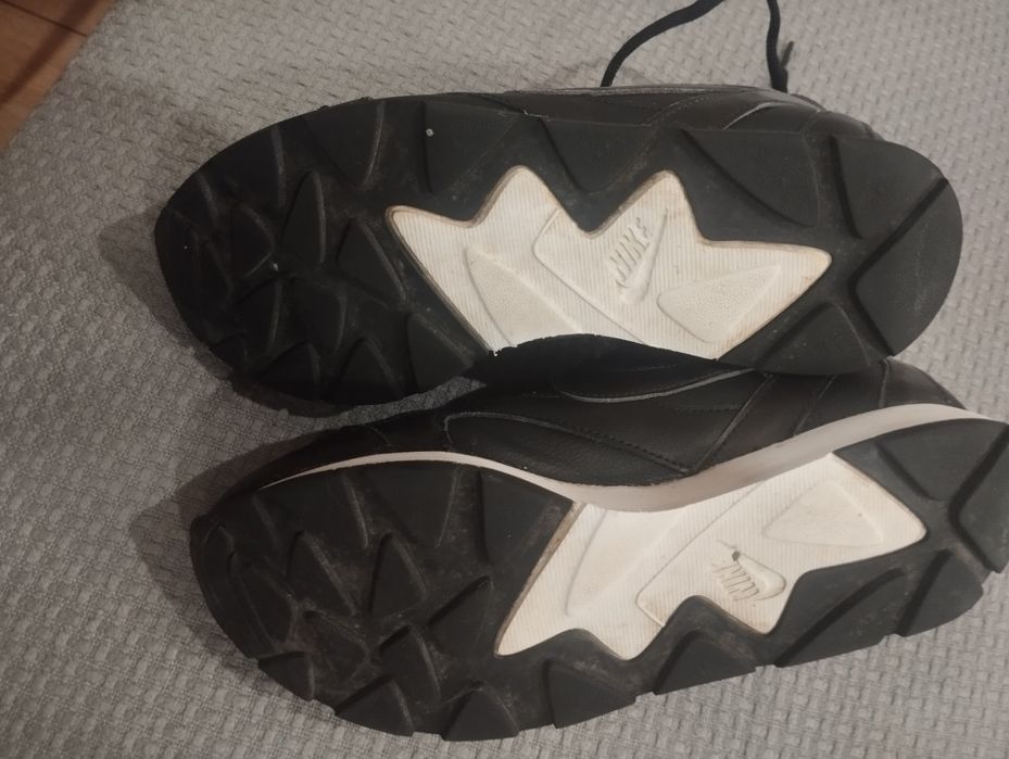 Дамски кожени маратонки Nike