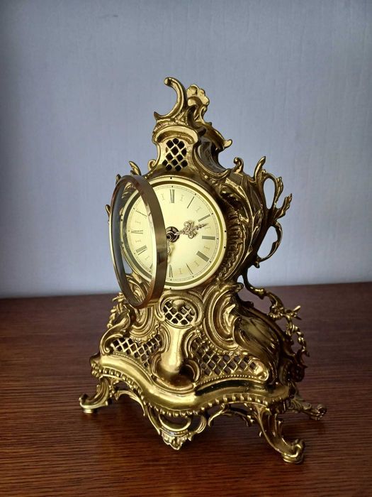 Ceas din bronz inaltime 33 cm .