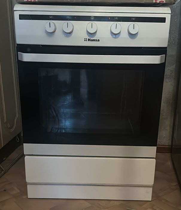 Продам электрическую плиту HANSA