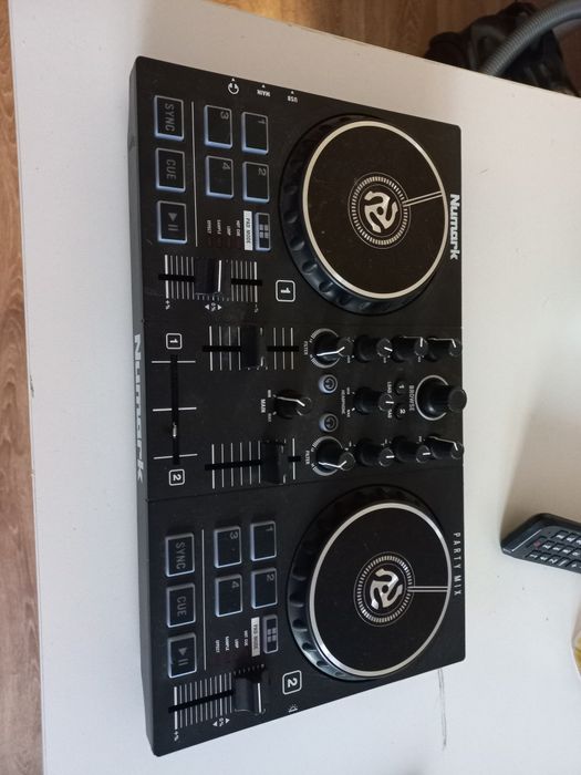 Mixer Numark party mix