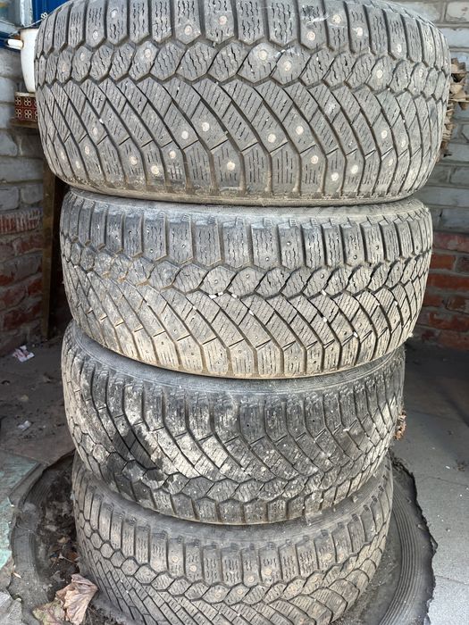 Продам резину 215/50/17