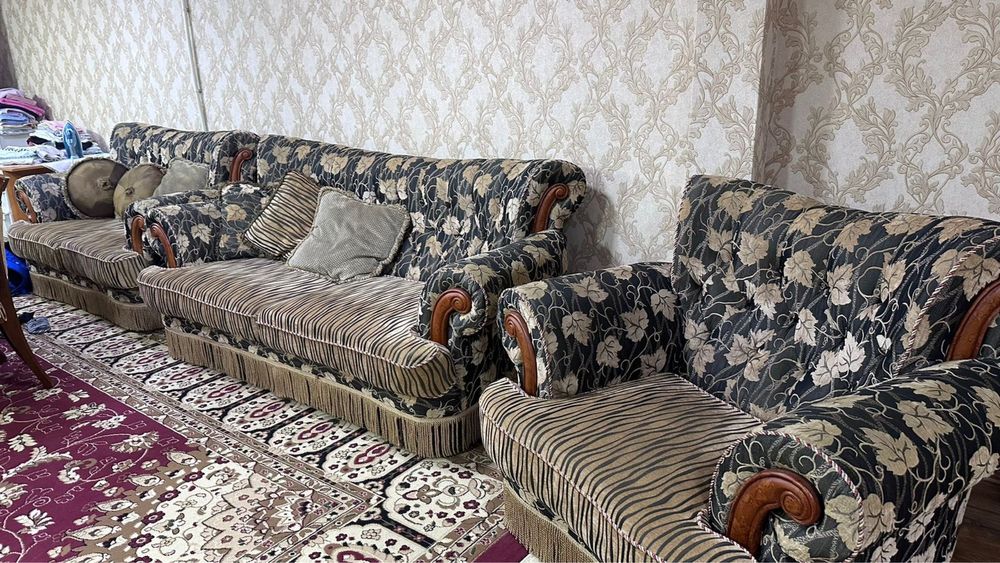 Продам диван и кресла