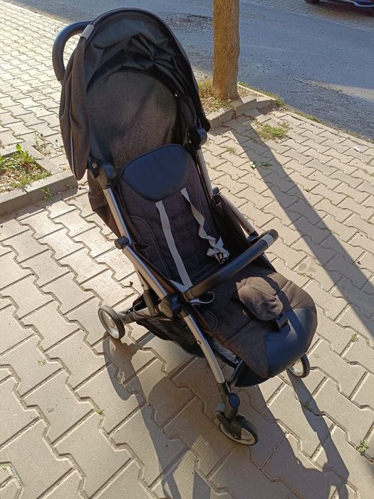 Vând cărucior Chicco