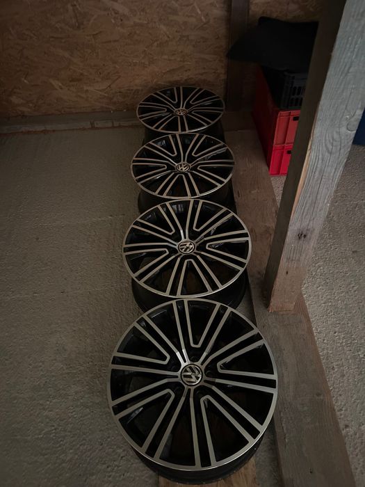 Vând Jante Passat 5x112 r18