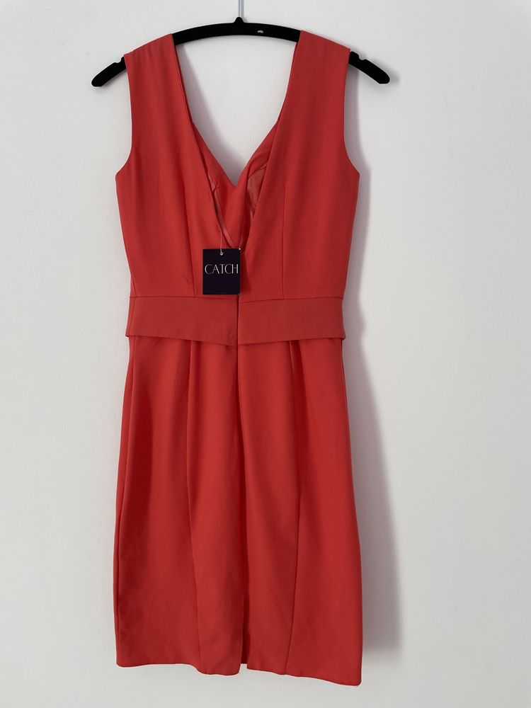 Vand rochie corai noua