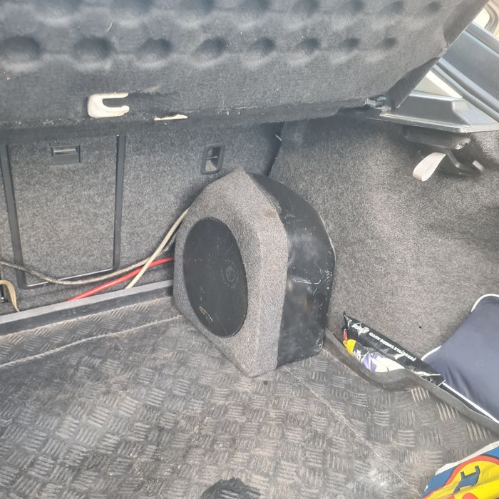 Subwoofer, statie auto, condensator, cabluri, difuzoare