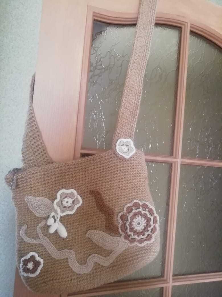 Продам вязанную сумочку