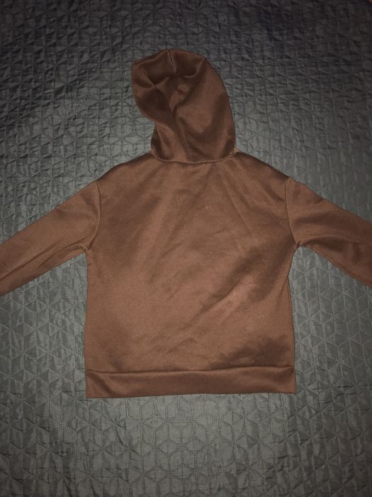 Hanorac cu gluga maro inchis
