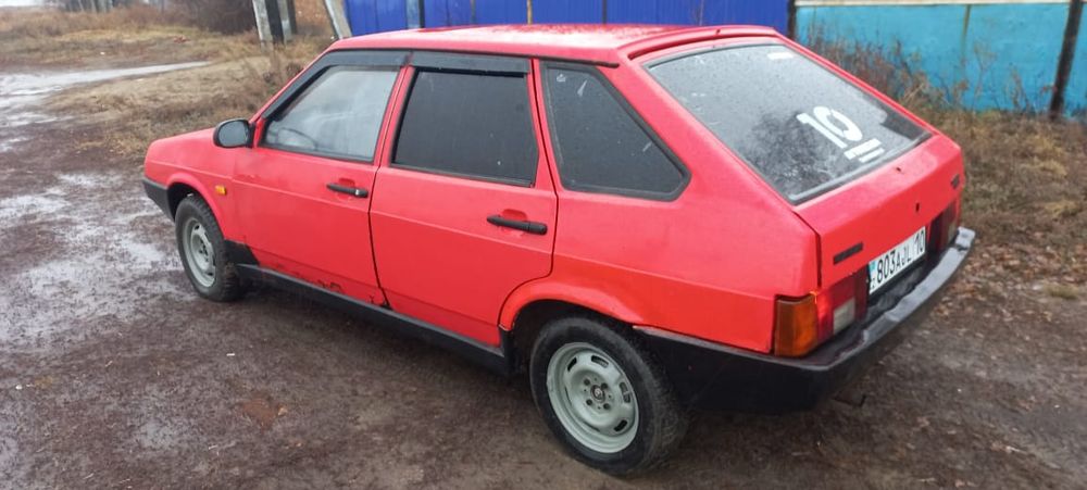 На ходу  работает ездиет