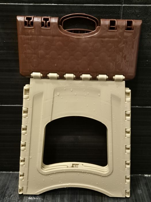 Пластмасов сгъваем стол