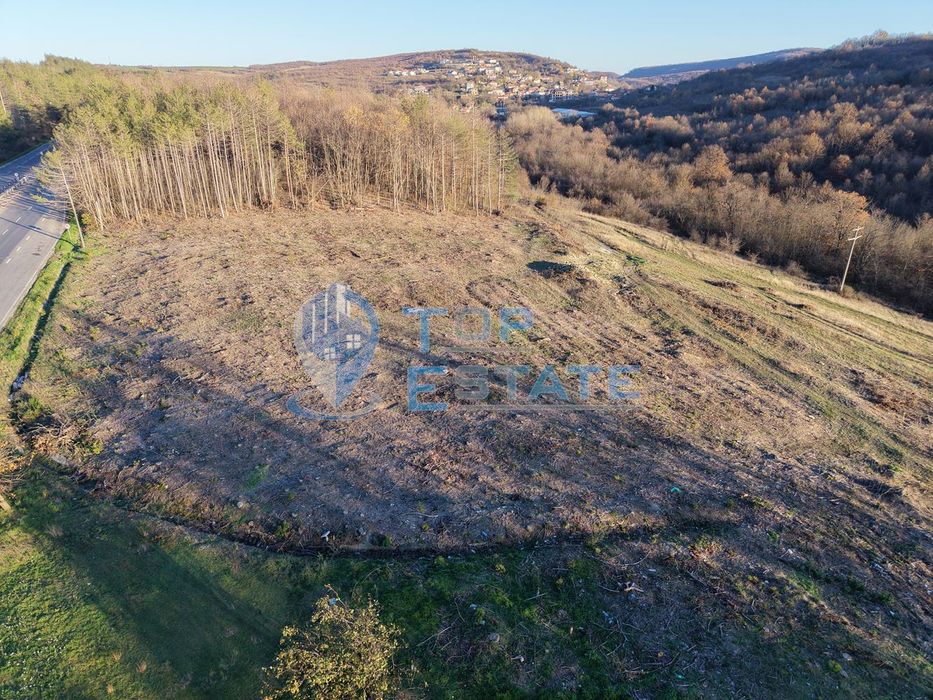 Парцел в Велико Търново-ул.Магистрална площ 7780 цена 420000