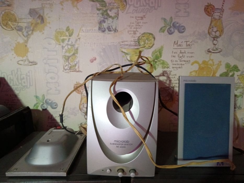 Акустика для компьютера  в хорошем рабочем состоянии.