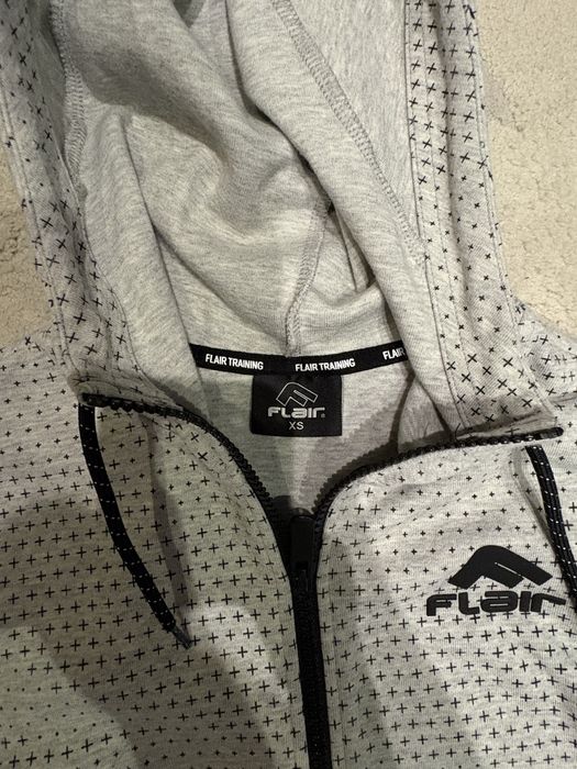 Екипи Flair и D2 (Dsquared2)