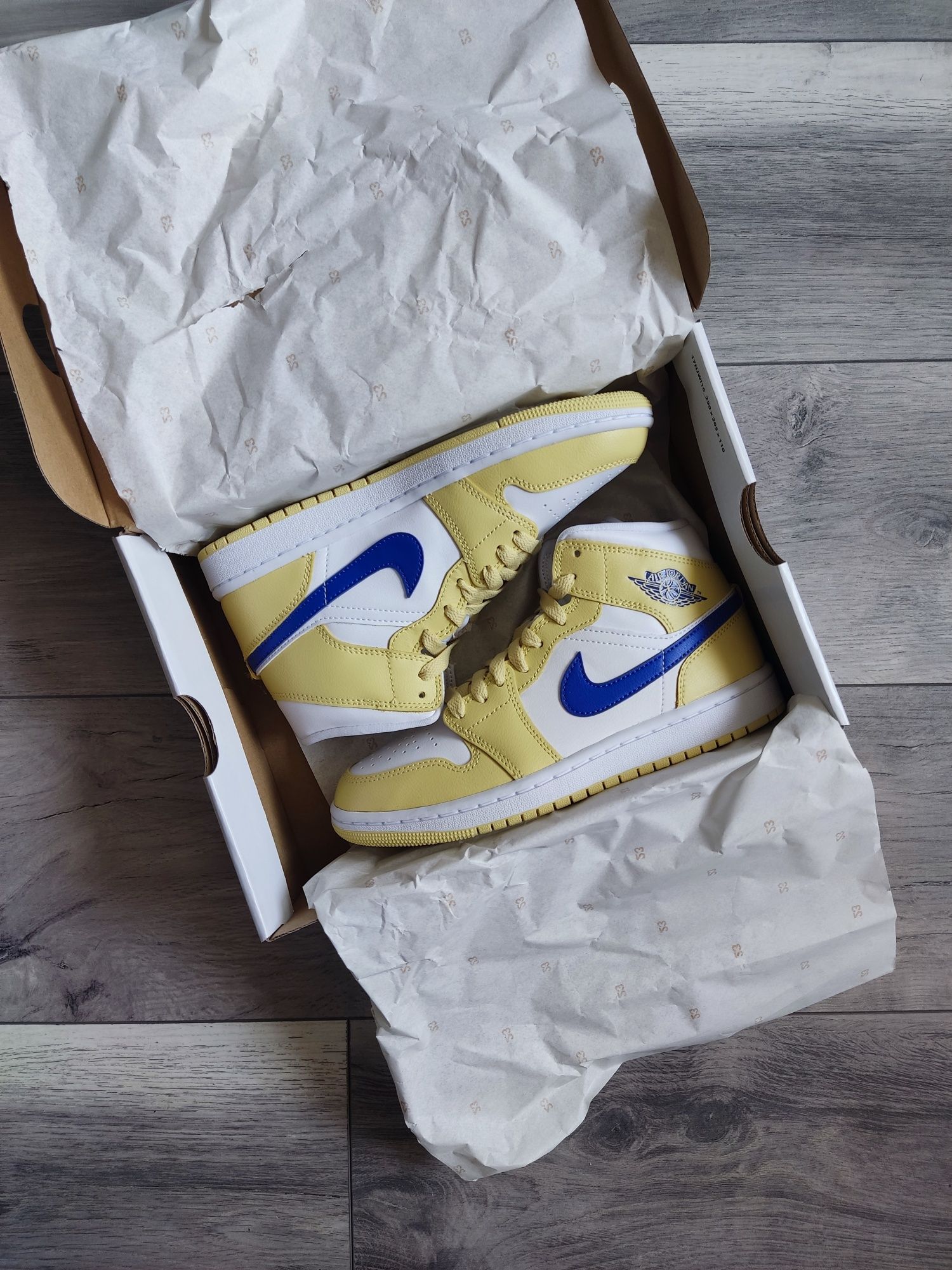 Air Jordan 1 Mid Lemon