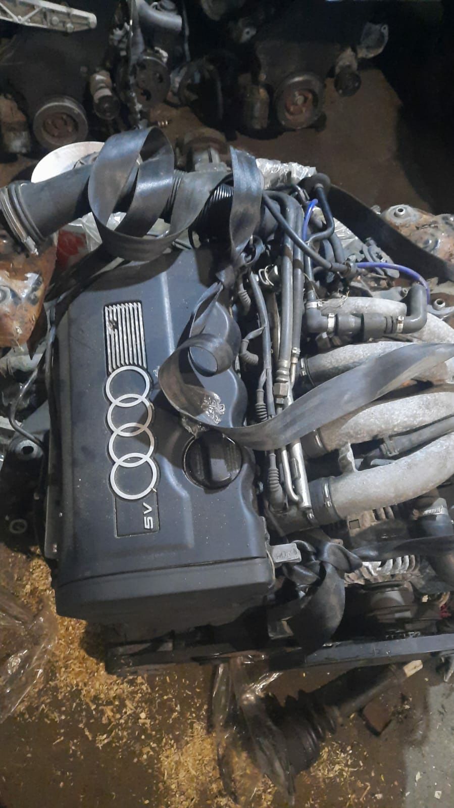 Двигатель на Ауди А4 ADR V1.8