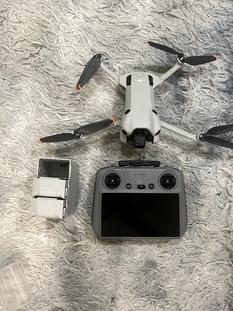 Продам дрон DJI Mini 4 Pro Fly more combo