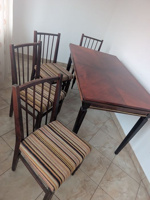 Masă extensibilă vintage cu 6 scaune