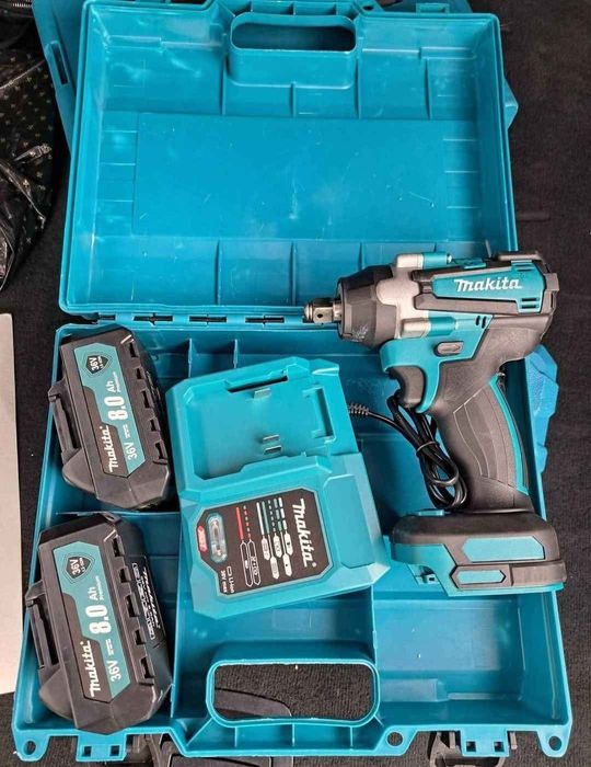 Чисто нов Акумулаторен Гайковерт DeWalt Makita