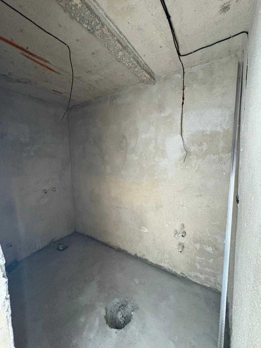 Продава се Двустаен апартамент в Варна, Център - 80 кв.м за 1300 €/кв.м - Снимка #3