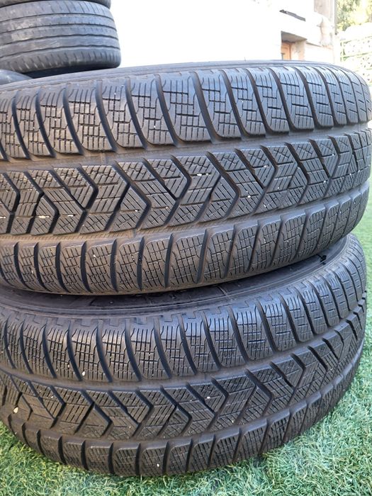 2 бр зимни 235/60/18 Pirelli