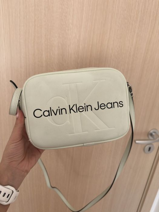 Оригинална чанта на calvin klein jeans