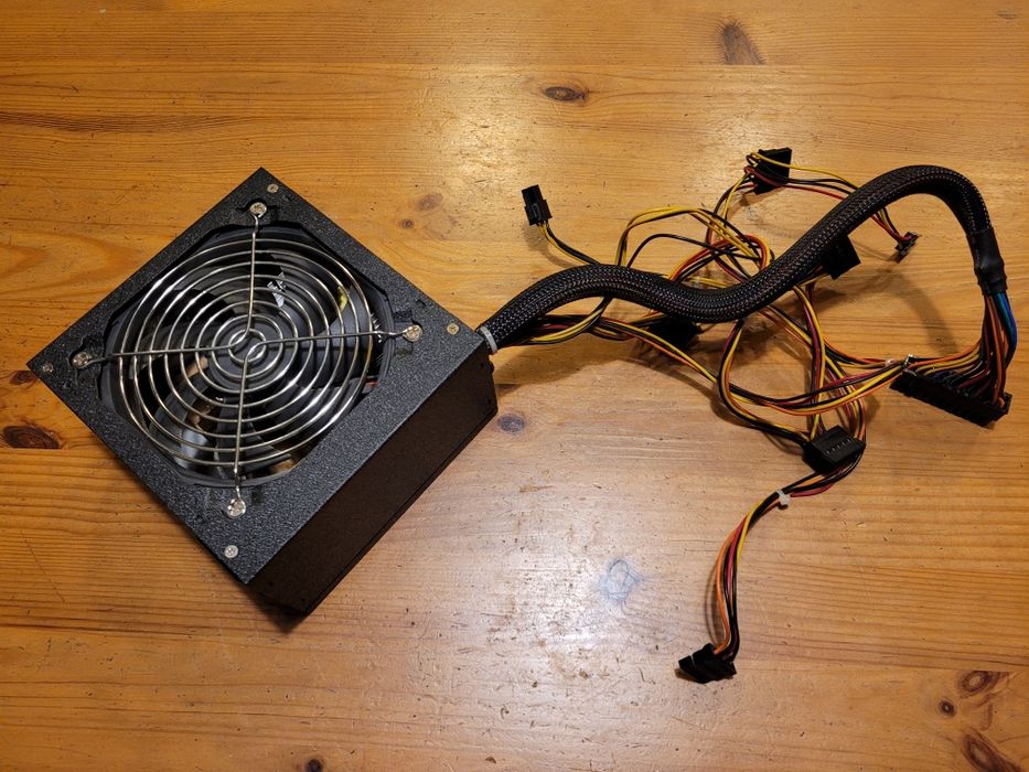 Захранване за компютър 500W