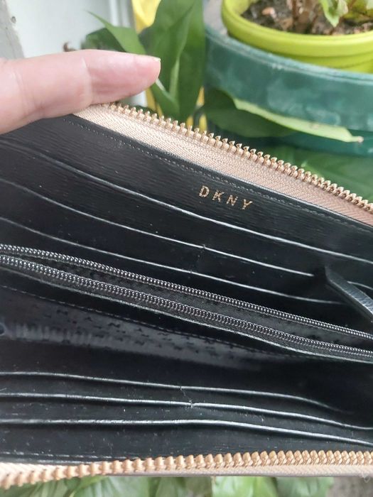 DKNY Original 100% Кожа Нов портфейл