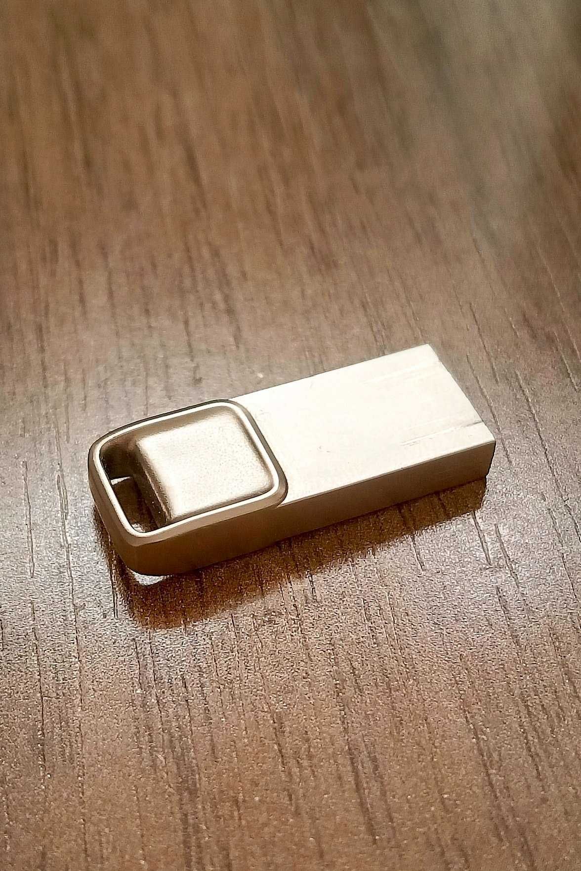 Thinkplus 32gb tezkor fleshka.