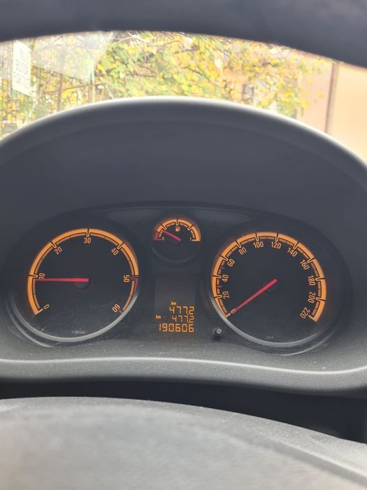 Vând Opel Corsa 1.3 Diesel Glovo Tazz Food Panda