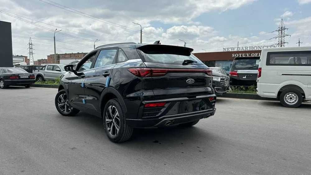 JAC JS6 avto salonda sikidka asosida xarid qiling