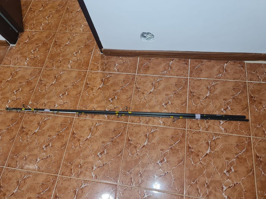 Bete de lanseta din carbon