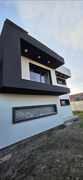 Case înșiruite de vânzare