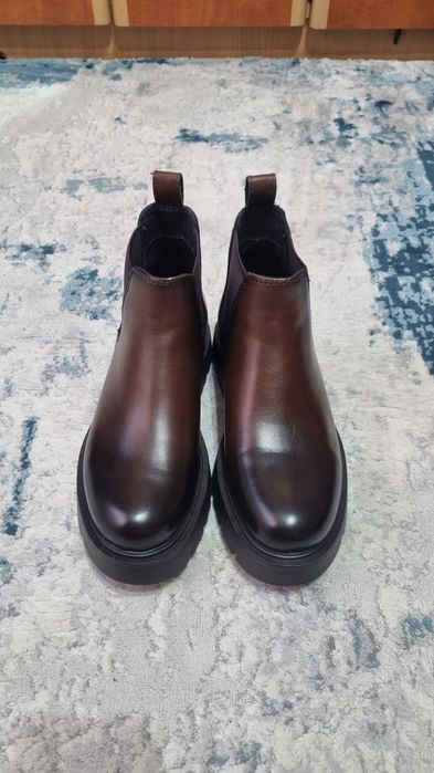 Ghete piele ZARA