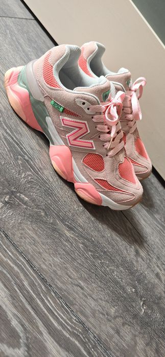 New Balance 9060 Pink