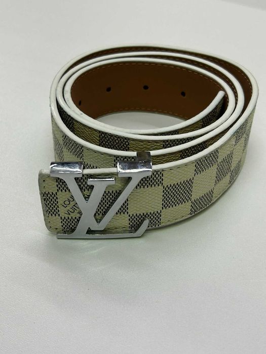 Curea Louis Vuitton carouri crem