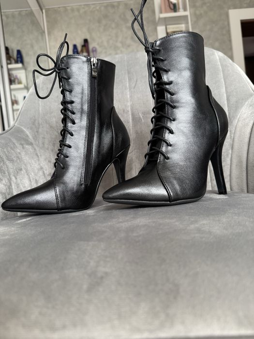 Боти с тънък ток