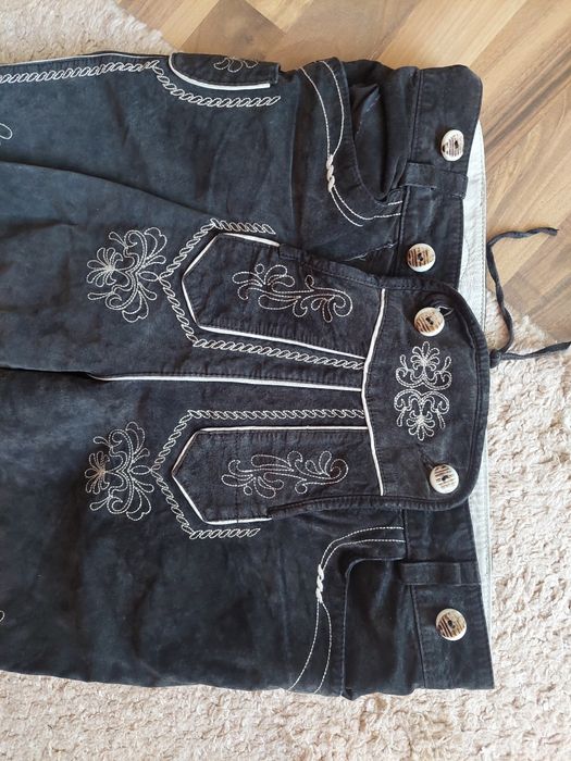 Pantaloni bavarezi Landhaus,marime 46,model frumos