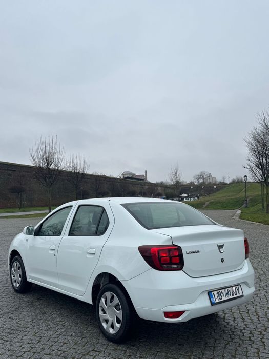 Vand aDacia Logan 1,2 benzina