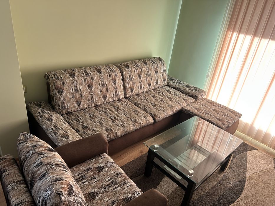 Диван, фотьойл и табуретки