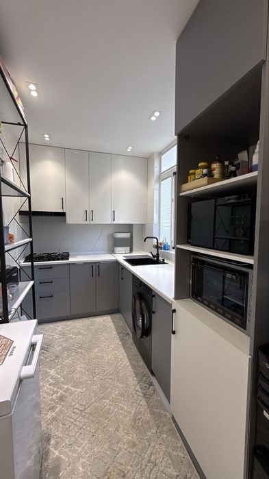 ( К62 ) СРОЧНО Продается 3в4 комн квартира 6 квартал / ТЦ Парус