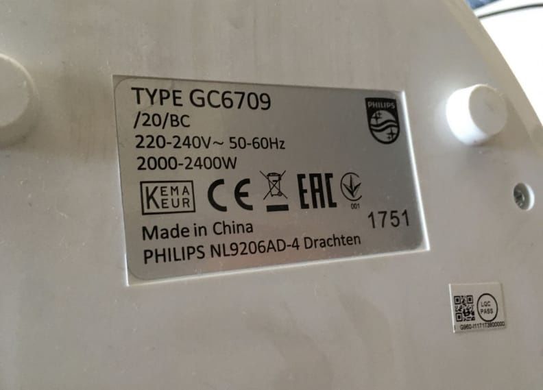 Statie fier de calcat cu aburi Philips GC6722 Fastcare compact