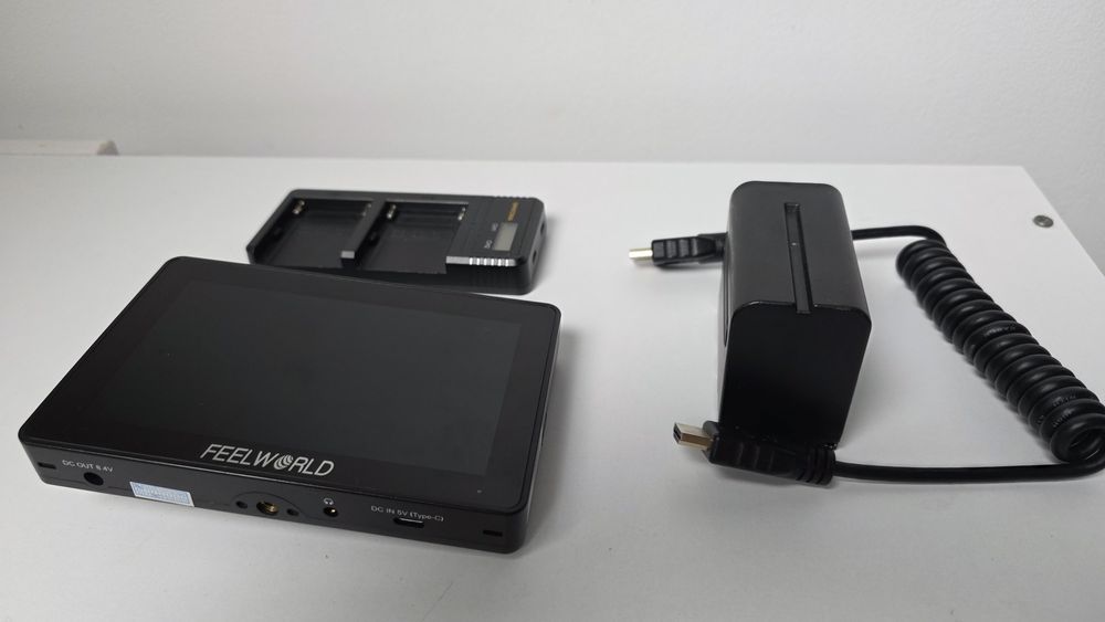 Monitor Feelworld F5 Pro + acumulator Patona NP-F750 si incarcator