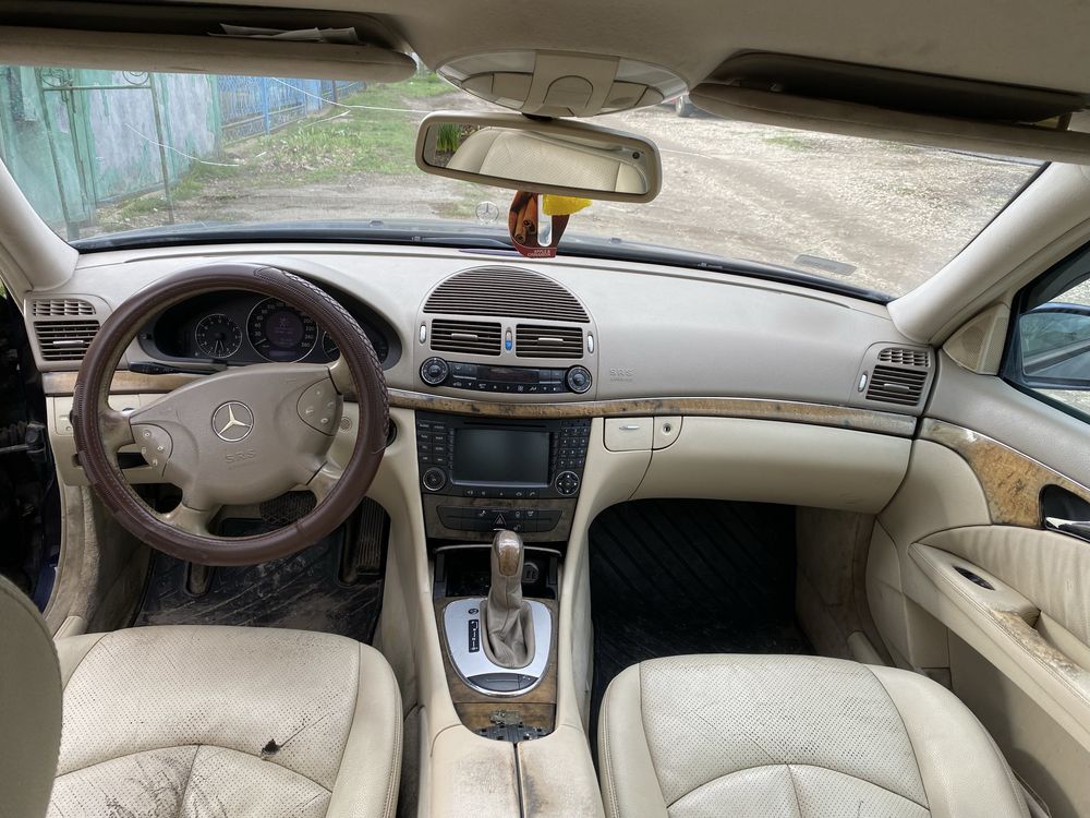 Mercedes W211 E320