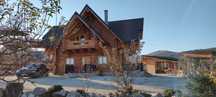 Cabana lemn rotund cu ciubar Bucovina Chalet de inchiriat