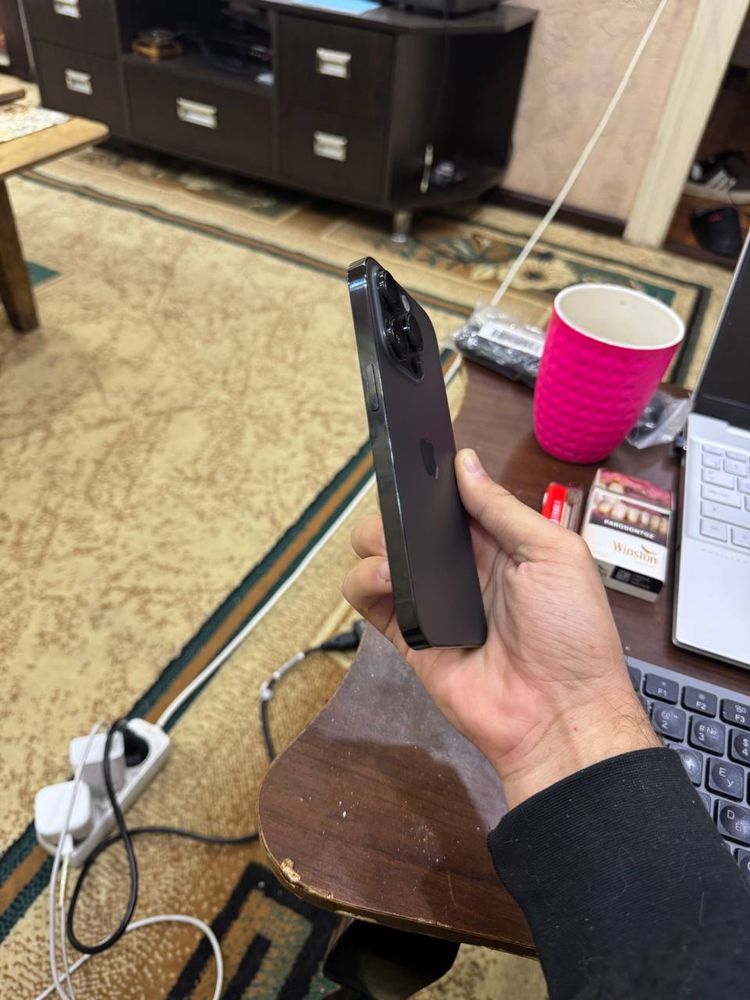 Iphone 14 pro bir qul