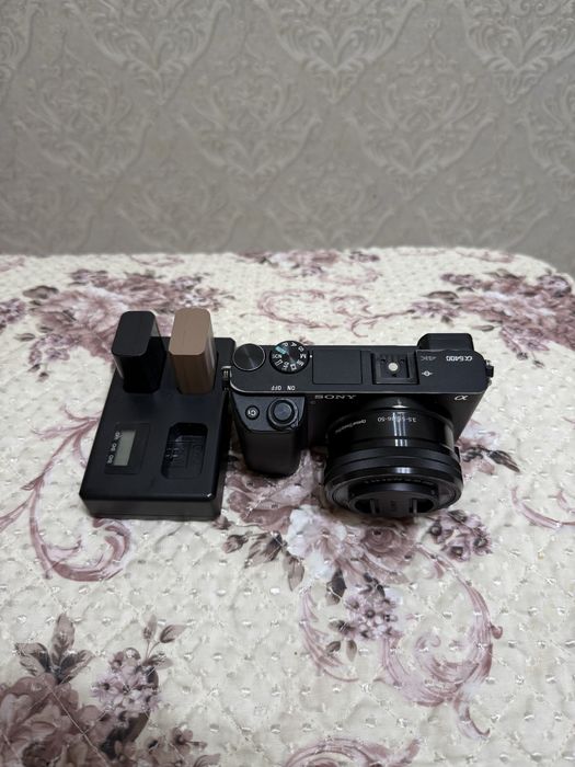 Sony A6400 + 16-50mm kit